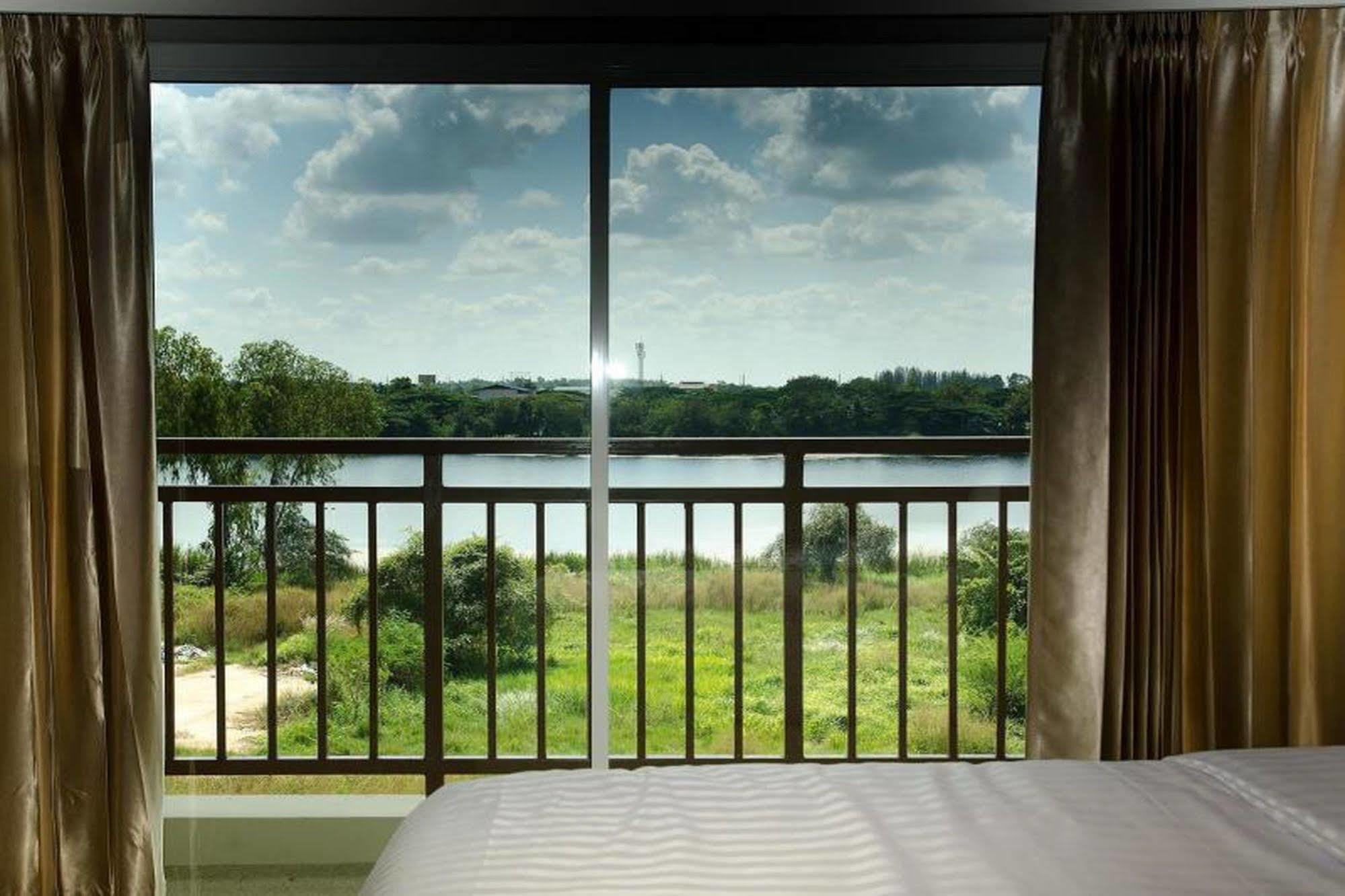 The Lake Hotel Хон Каен Экстерьер фото